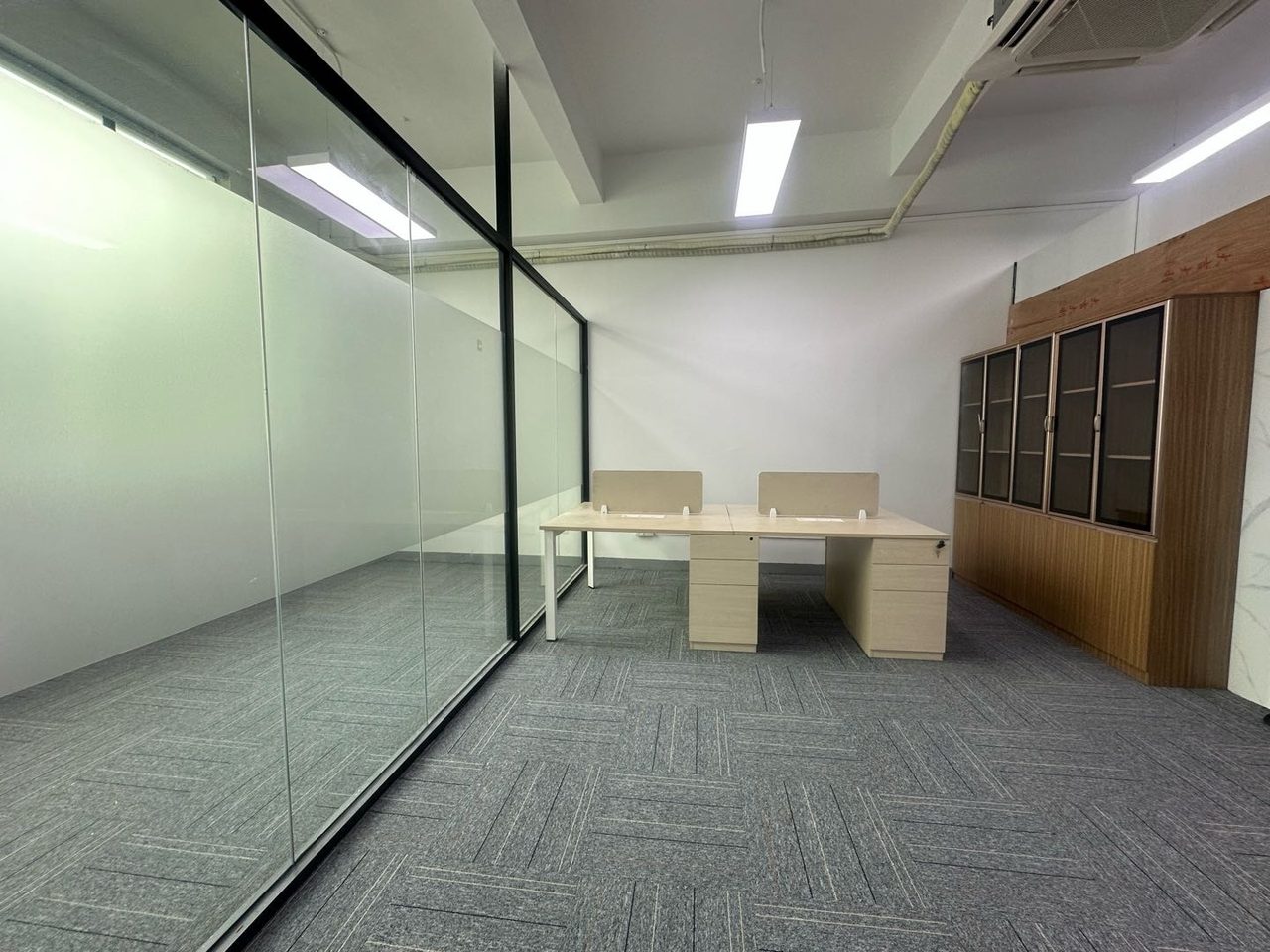 南山云谷二期写字楼106㎡精装户型·低层东向出租