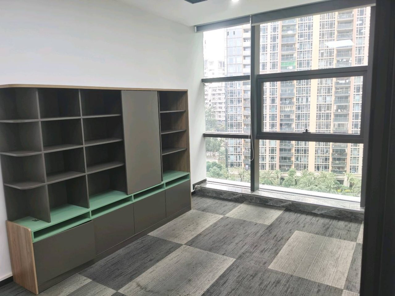 南山区科技园 阳光粤海大厦238㎡精装办公间中层出租