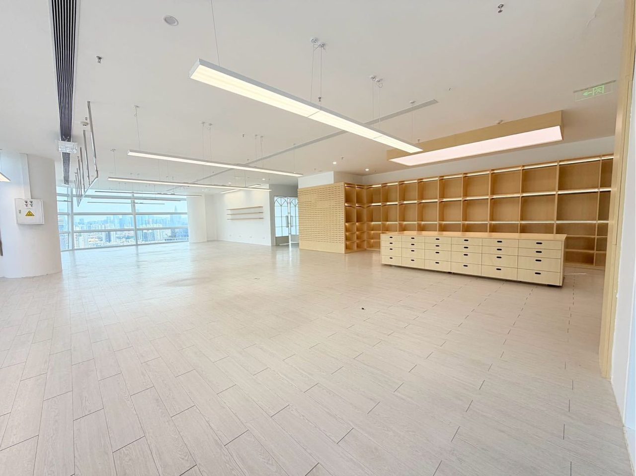 招商局广场471㎡精装办公室出租，高层南向采光好