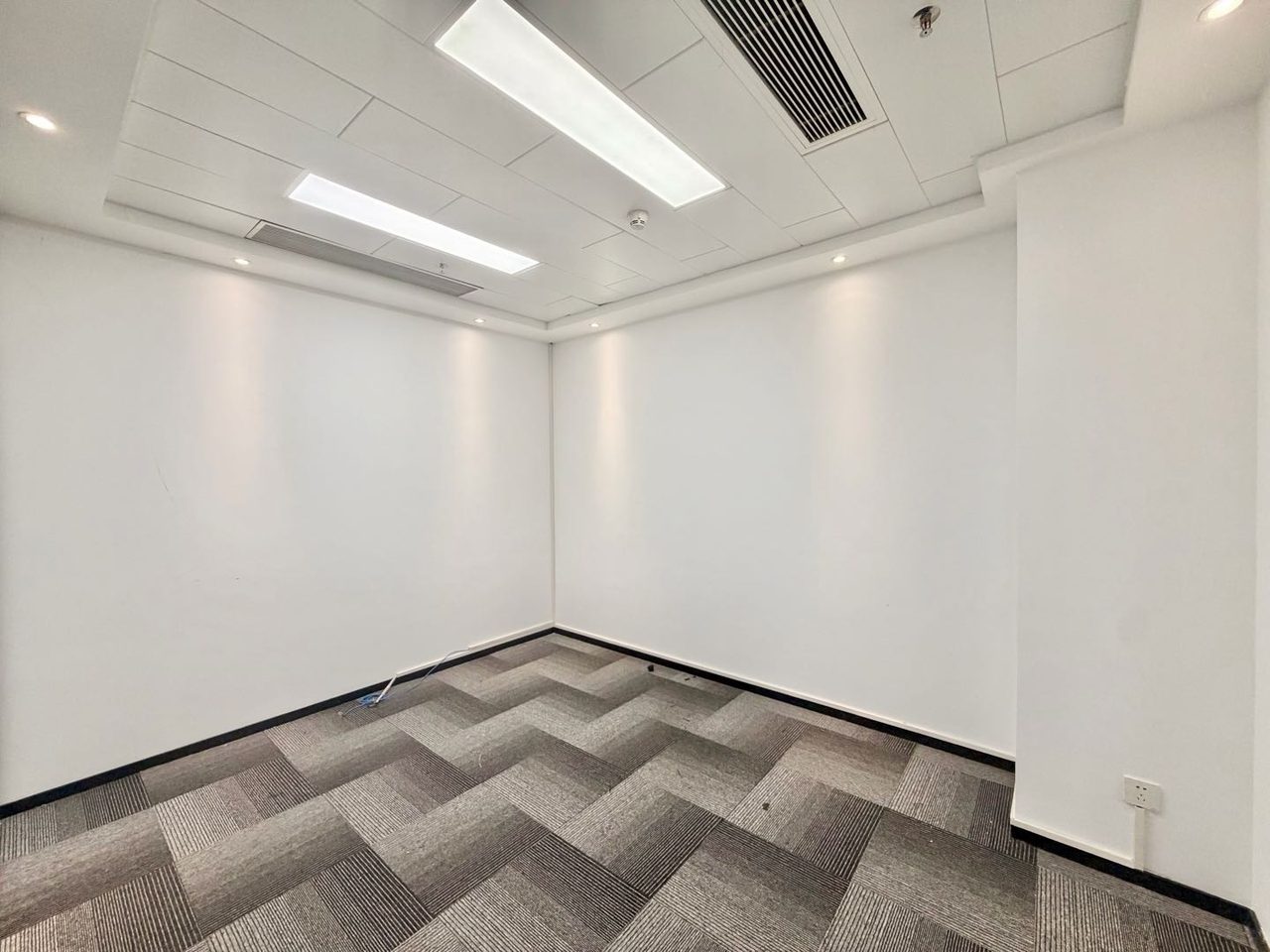 兰光科技大厦210㎡精装写字楼（南山区科技园） 近高新北站