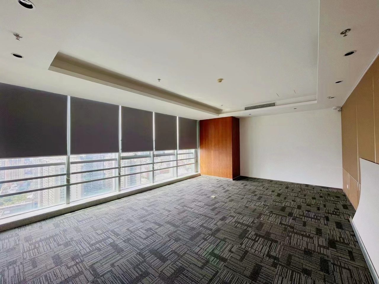 田厦金牛广场660㎡精装办公室出租,高层东南向采光好