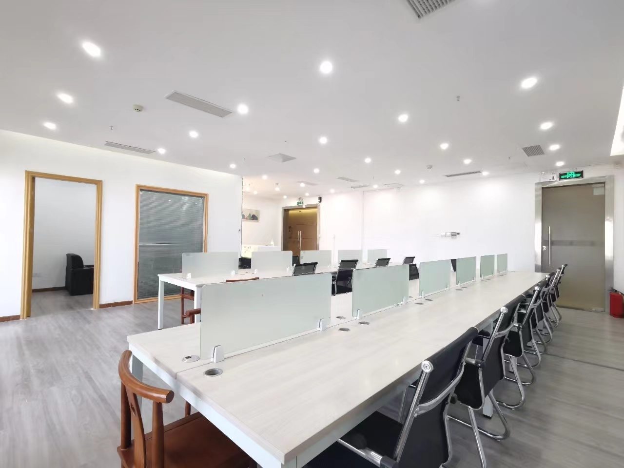 南山区南头 田厦金牛广场288㎡精装办公间高层出租