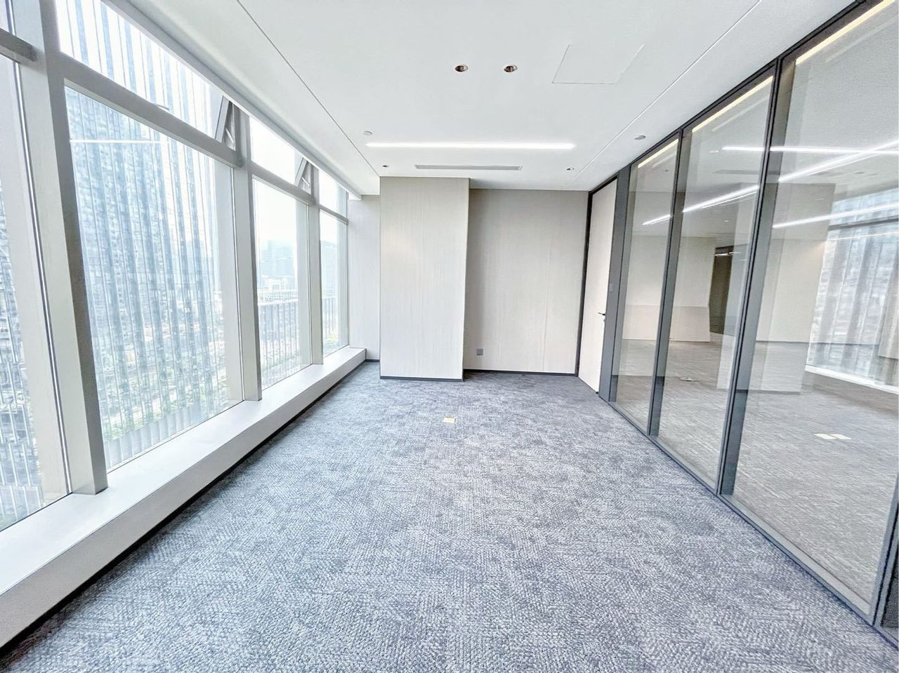 南山区科技园 豪威科技大厦470㎡精装办公间中层出租