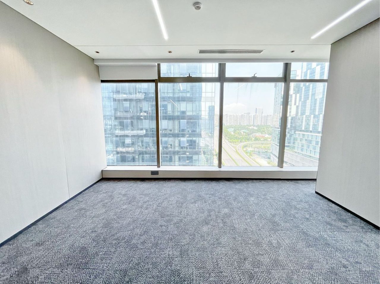 南山区科技园 豪威科技大厦470㎡精装办公间中层出租