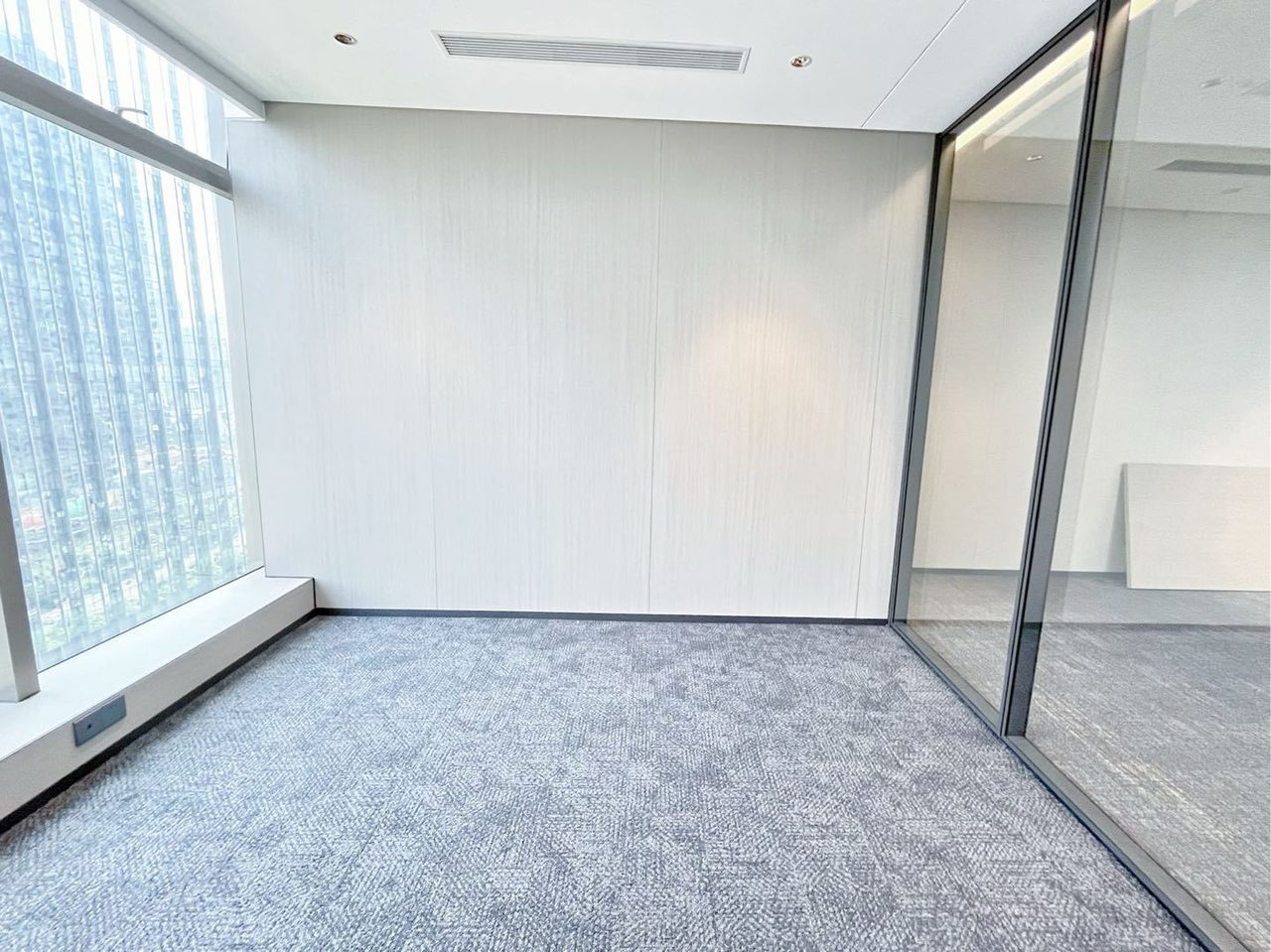 南山区科技园 豪威科技大厦470㎡精装办公间中层出租