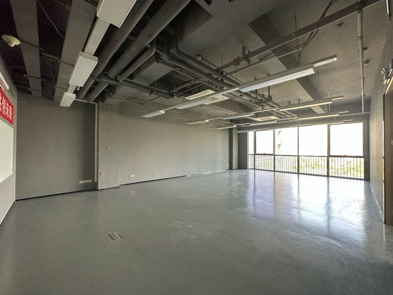 南山区科技园 源政创业大厦2400㎡精装办公间中层出租