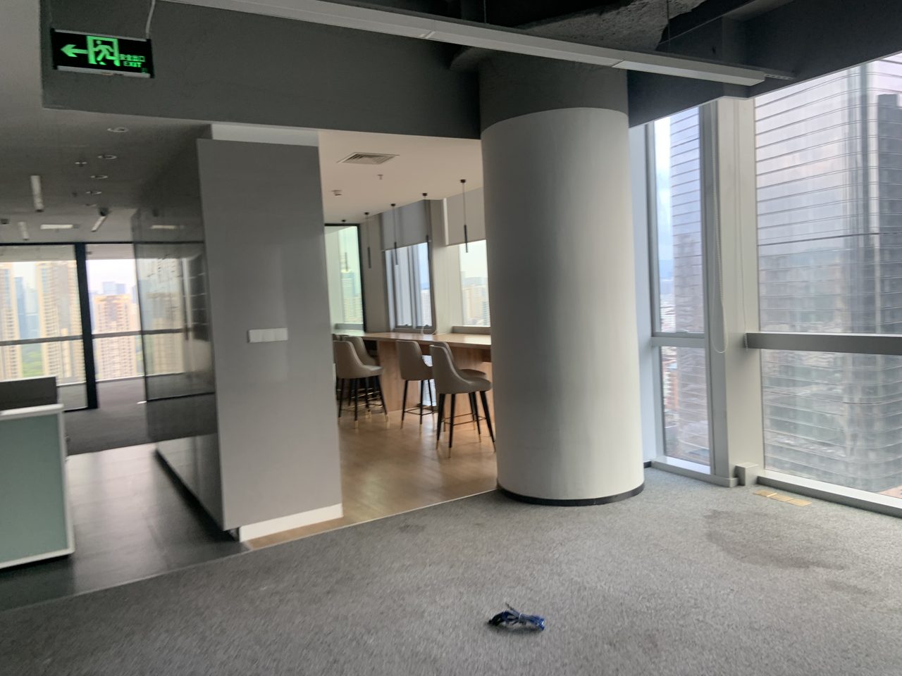 博今国际大厦635㎡豪装办公室出租，高层东南向采光好