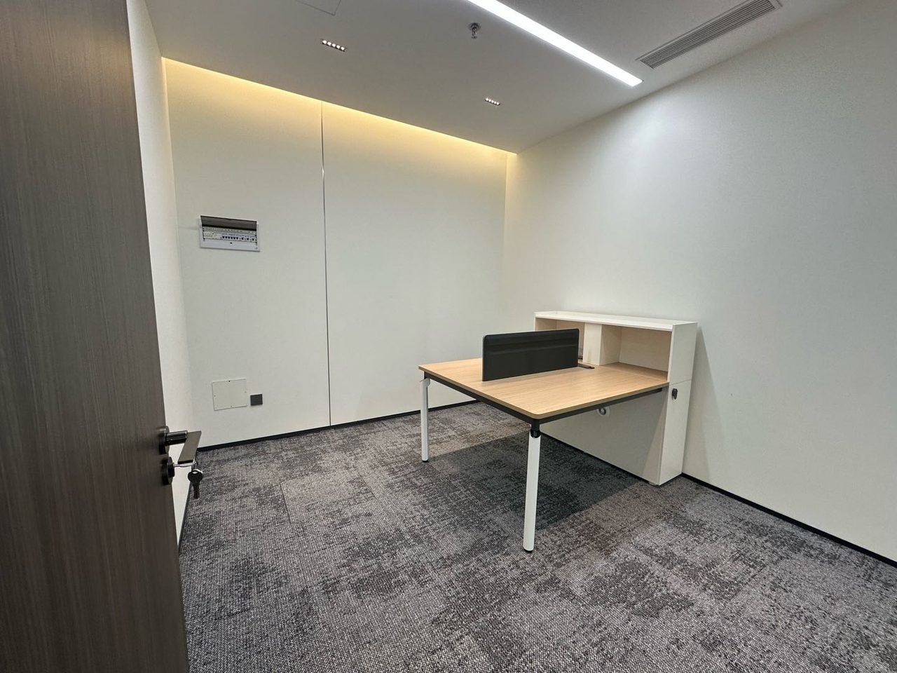 南山区科技园 西北工业大学(深圳三航科技大厦)363㎡豪装办公间中层出租