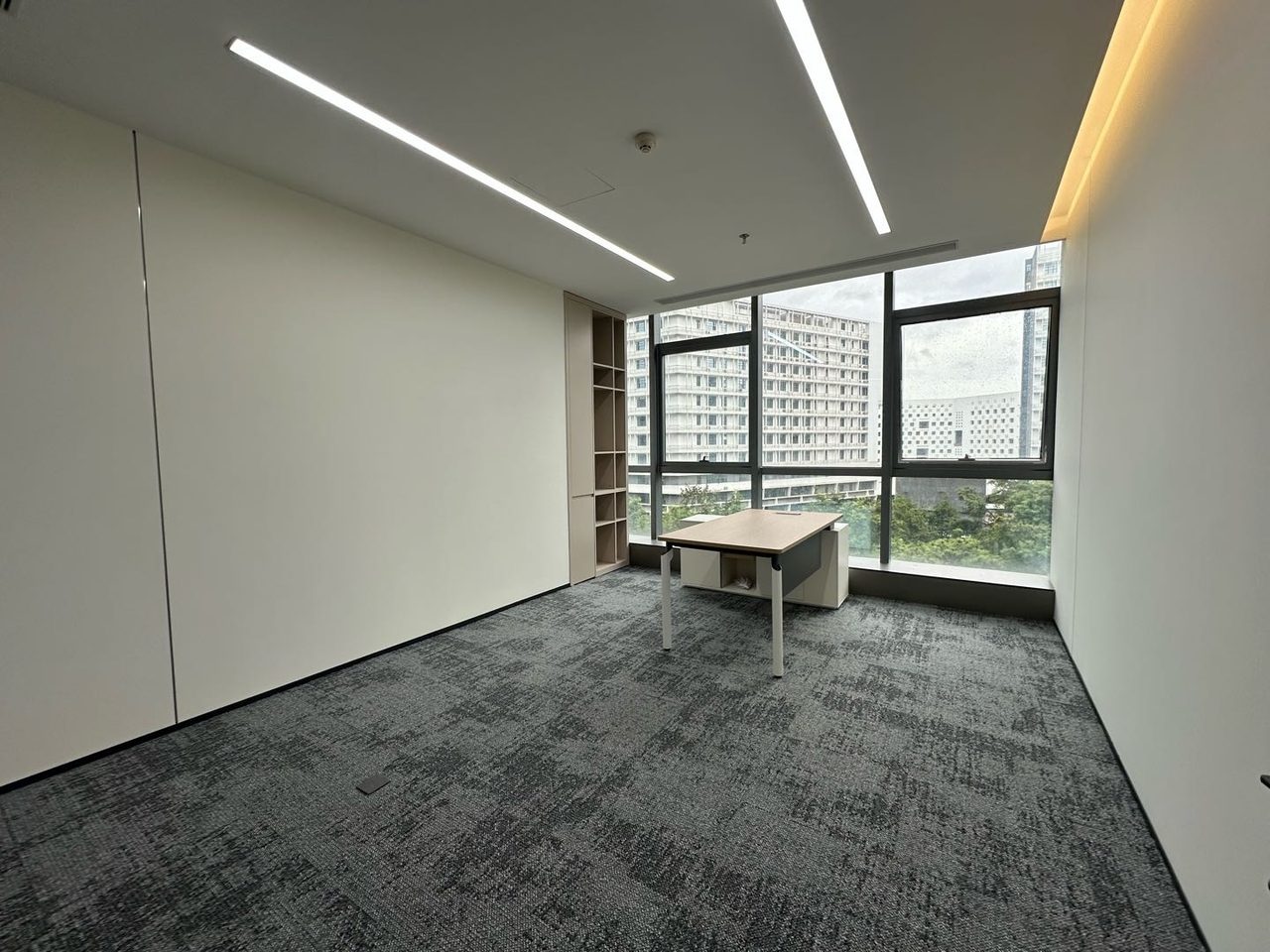 南山区科技园 西北工业大学(深圳三航科技大厦)363㎡豪装办公间中层出租