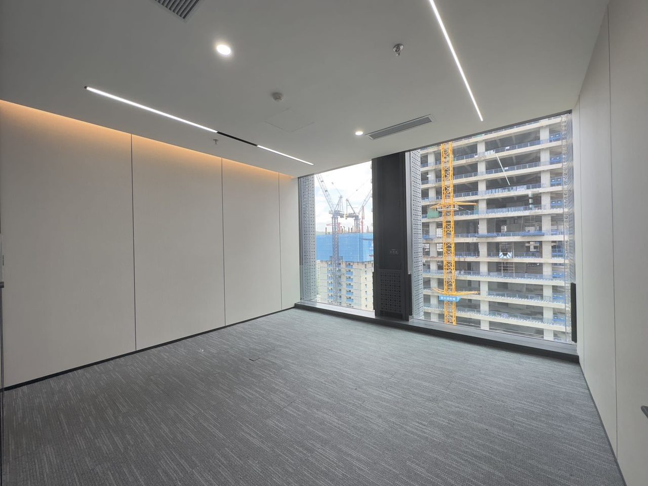 南山区西丽 天珑移动大厦762㎡精装办公间高层出租