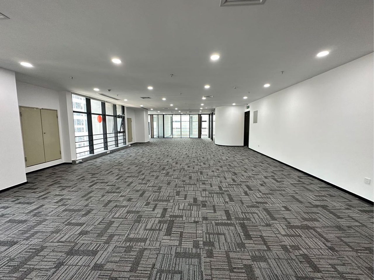 宝安区西乡写字楼出租 奋成智谷大厦 610㎡精装