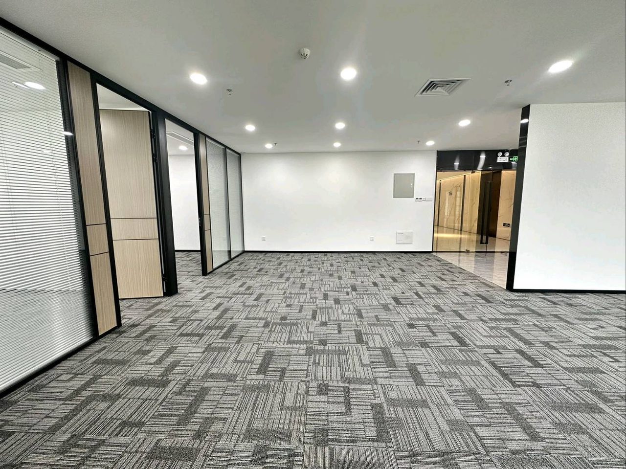 450㎡精装办公室 奋成智谷大厦·中层