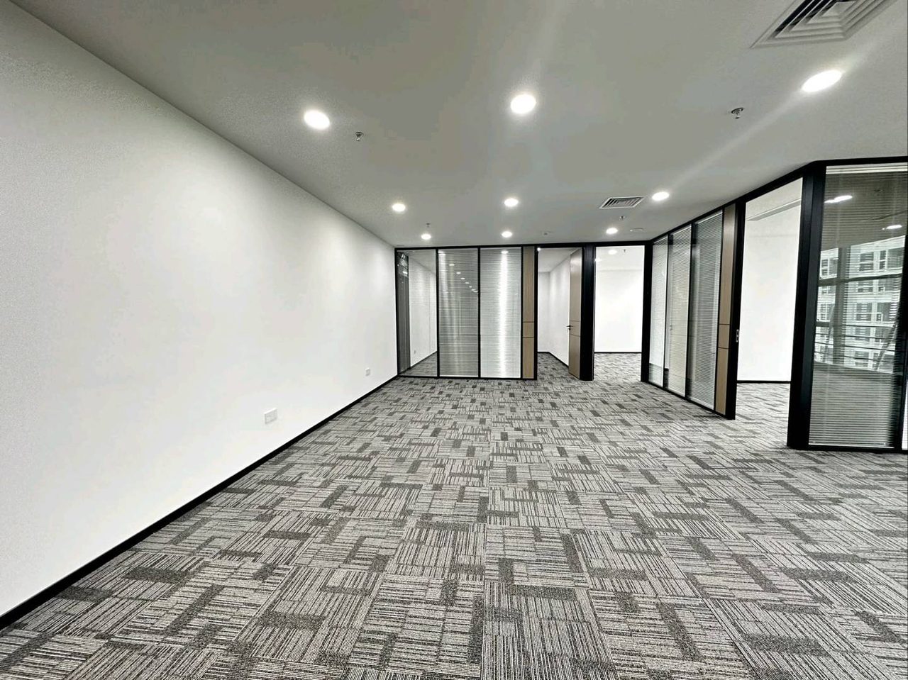 450㎡精装办公室 奋成智谷大厦·中层