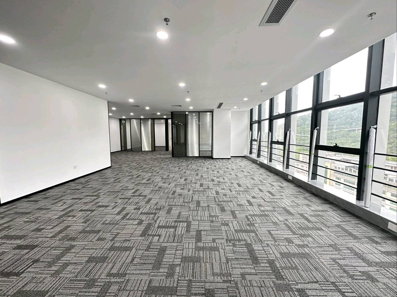 450㎡精装办公室 奋成智谷大厦·中层