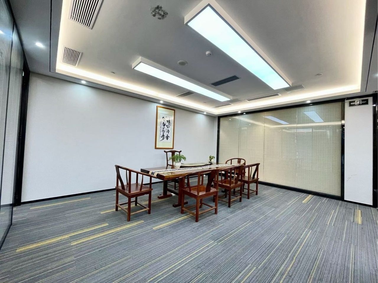 168㎡精装办公室 易尚中心·近宝华站·高层