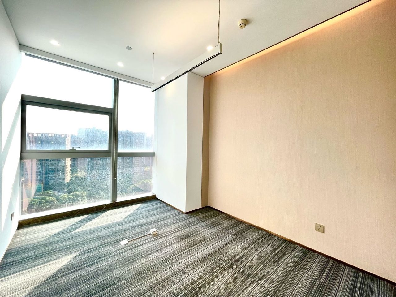 海王星辰大厦860㎡精装写字楼(南山区后海) 近登良站