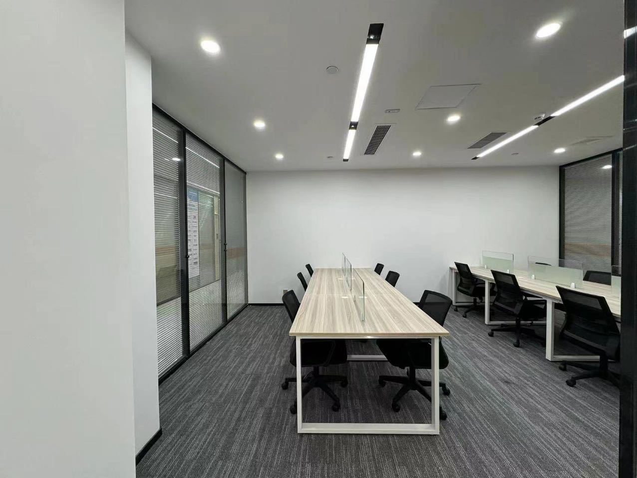 深圳软件园180㎡精装办公室出租，低层南向采光好