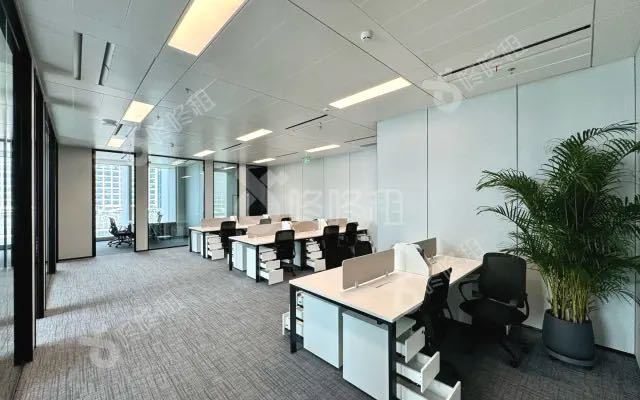 联想后海中心395㎡精装办公室出租,中层东向采光好
