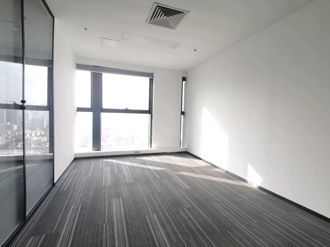 莲花广场900㎡精装办公室出租，高层东南向采光好