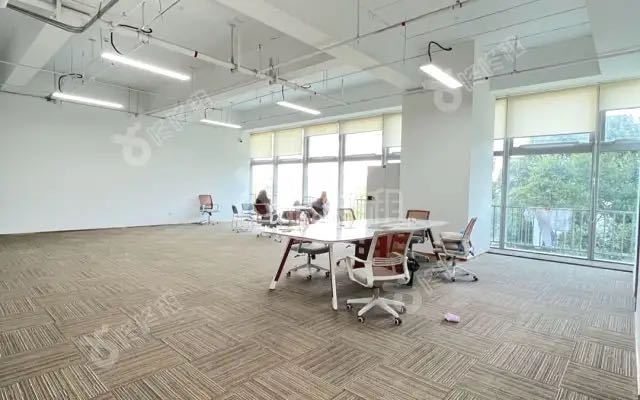 唐商科技大厦430㎡精装办公室出租,低层南向采光好