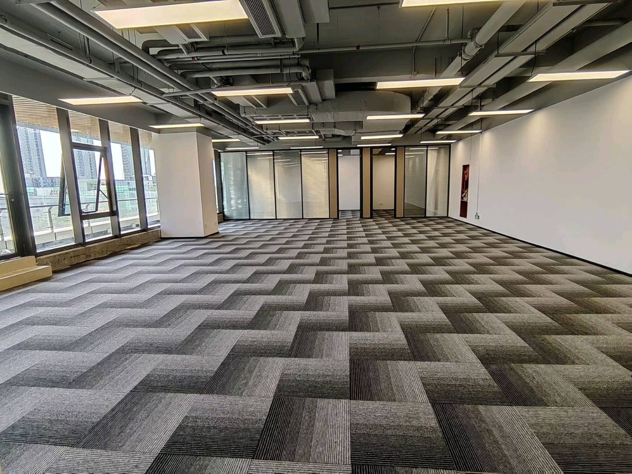 前海科兴科学园(正中华丽中心)295㎡精装写字楼(宝安区西乡) 近碧海湾站