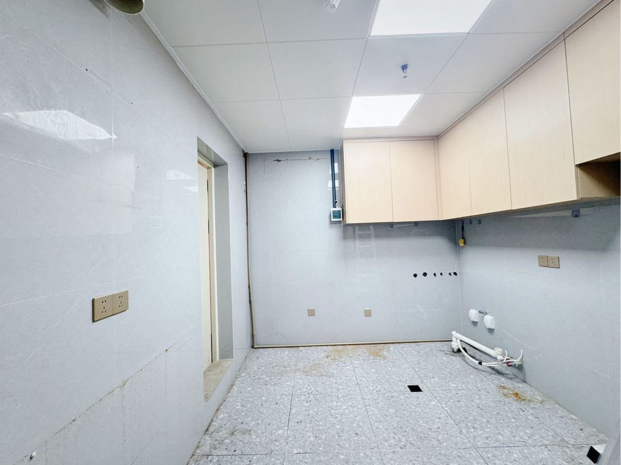253㎡精装办公室 长园新材料港·近高新中站·高层