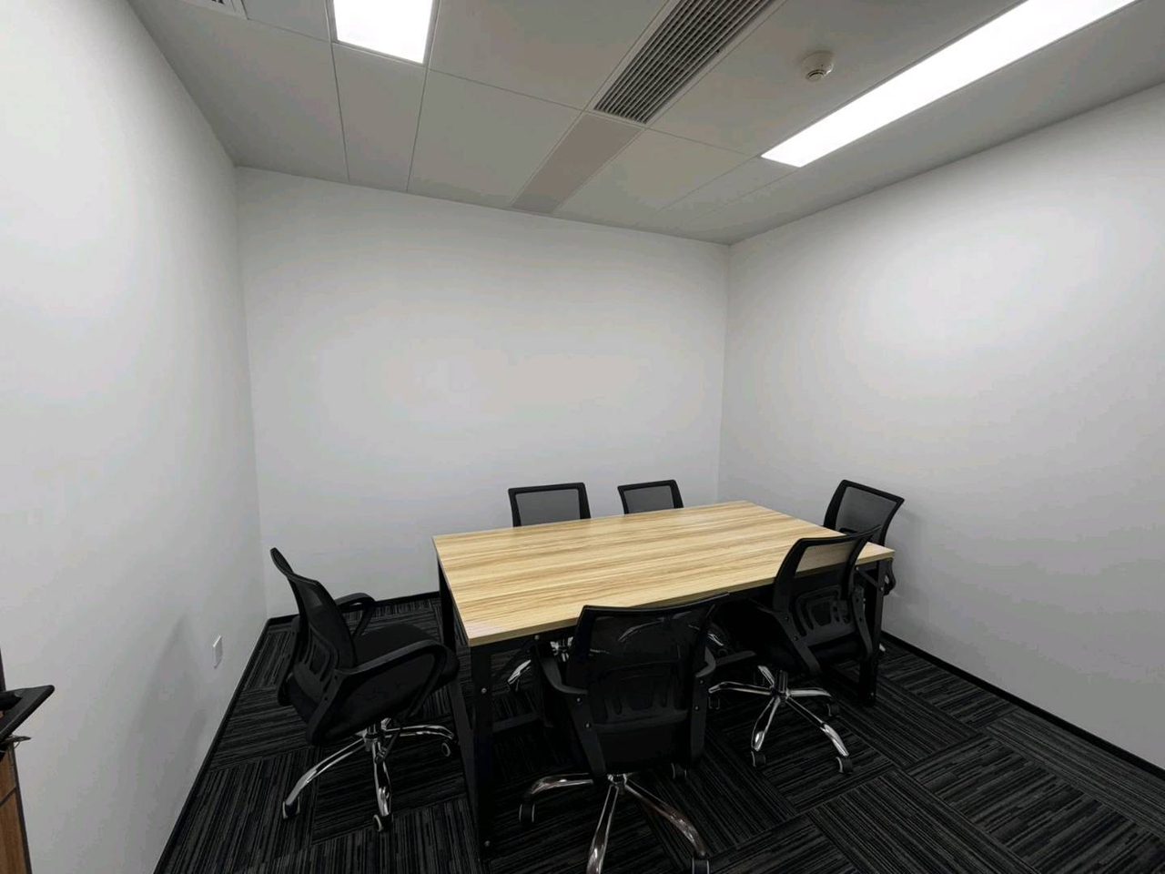 153㎡精装办公室 众冠时代广场·近大学城站·中层