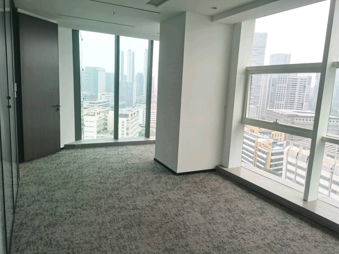 阳光粤海大厦写字楼133㎡精装户型·中层东南向出租