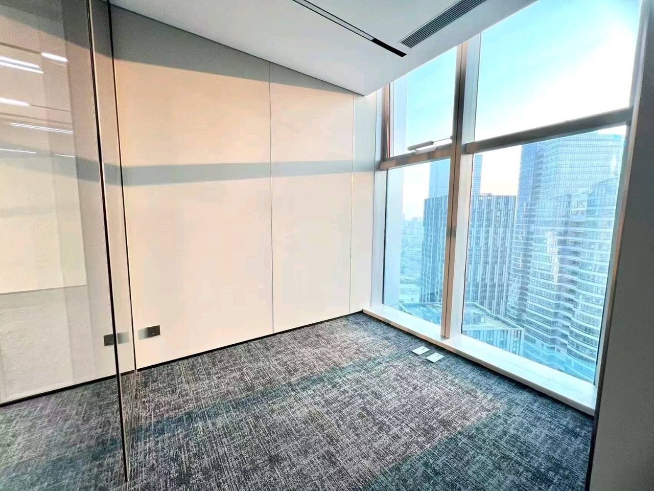 南山区科技园写字楼出租 康泰创新广场 258㎡精装