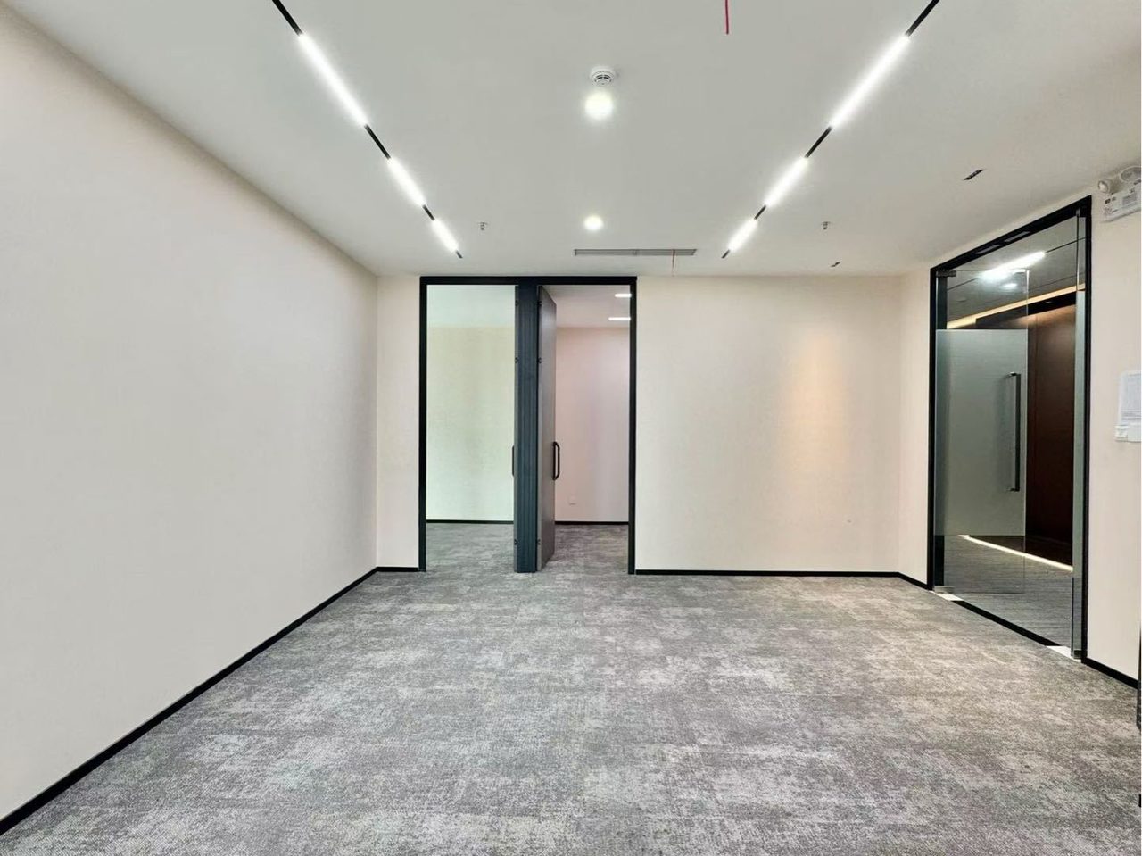 205㎡精装办公室 光峰科技大厦·中层