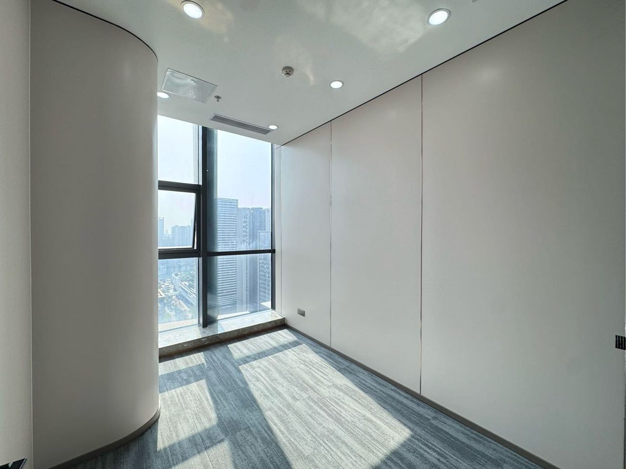 勤诚达大厦263㎡精装办公室出租,高层东北向采光好