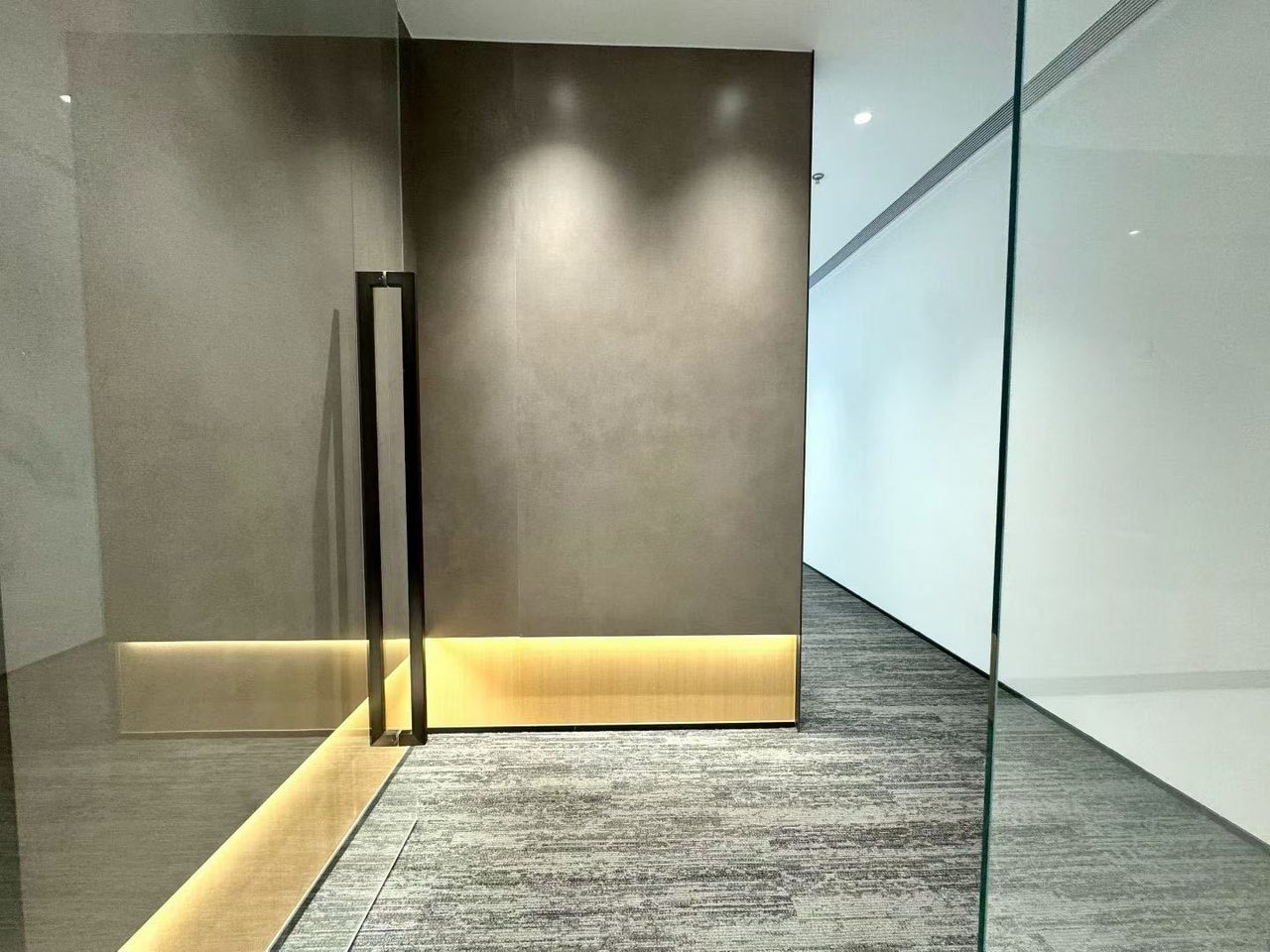南山区科技园 怡化金融科技大厦120㎡精装办公间中层出租
