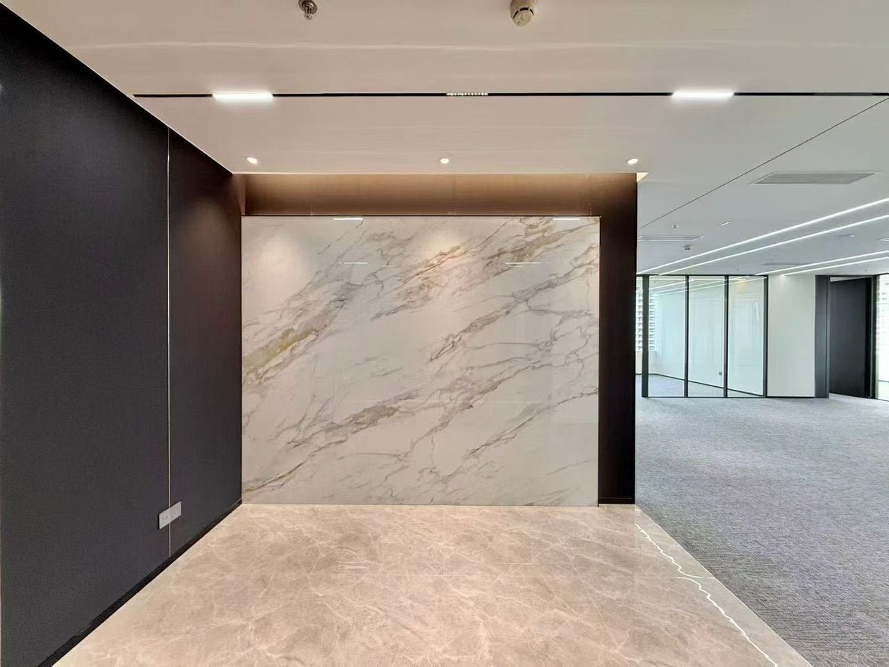 452㎡精装办公室 芒果网大厦·近深大南站·高层