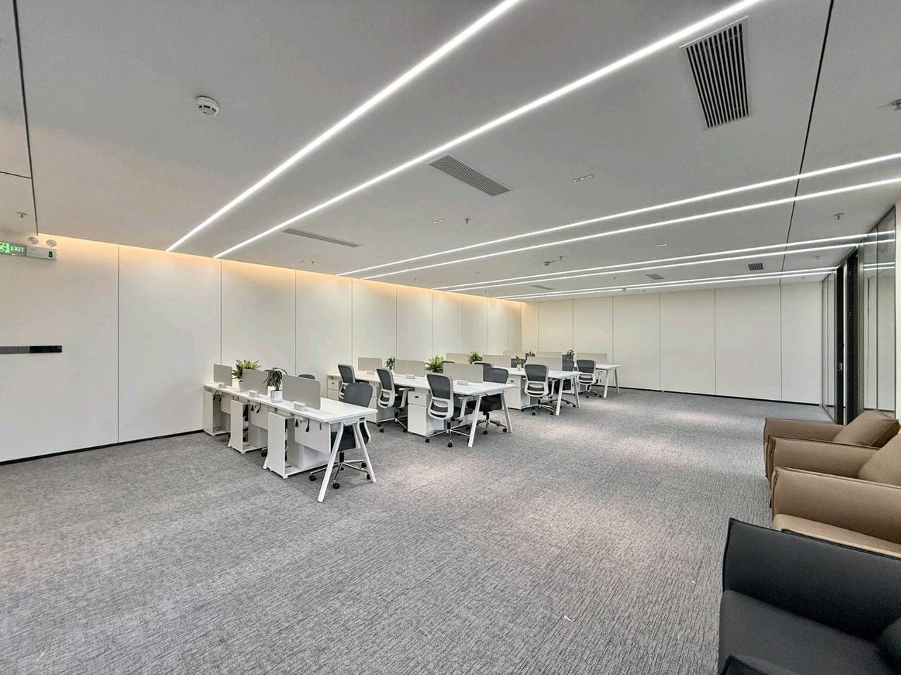 南山区科技园 芒果网大厦505㎡精装办公间低层出租