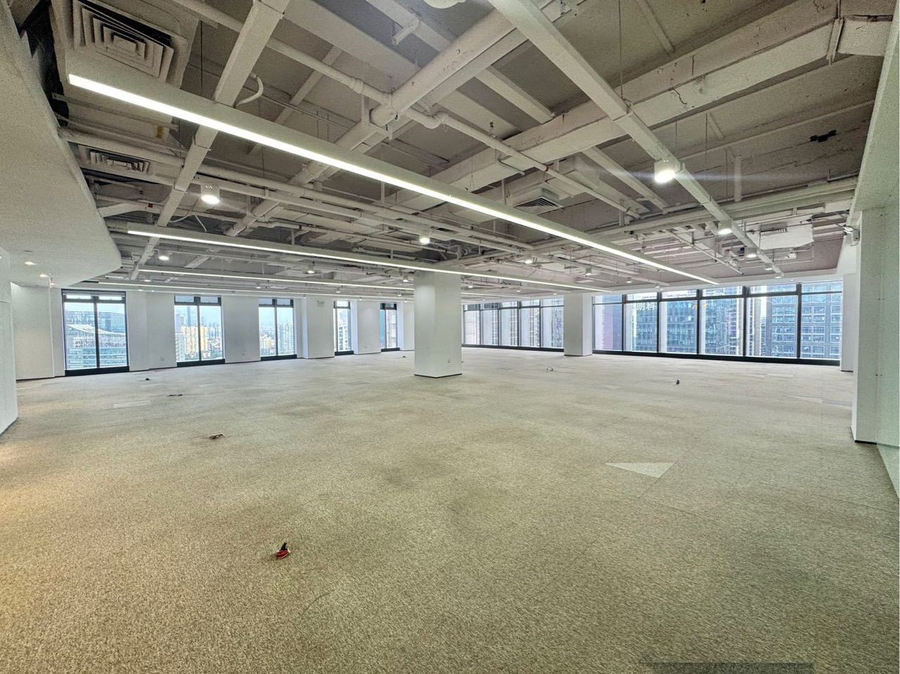 中科大厦1498.56㎡精装办公室出租,高层四面采光向采光好