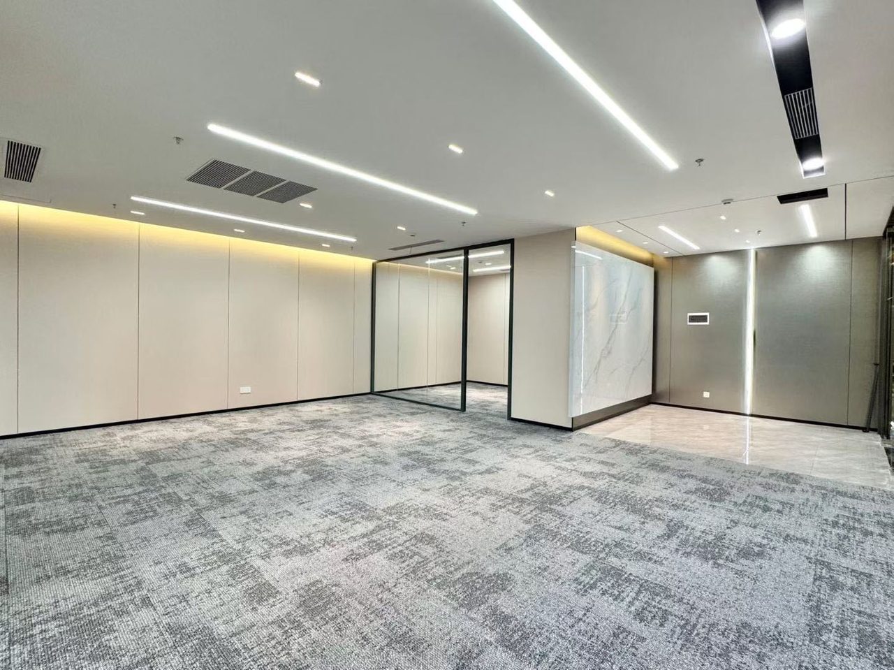 235㎡豪装办公室 光峰科技大厦·中层