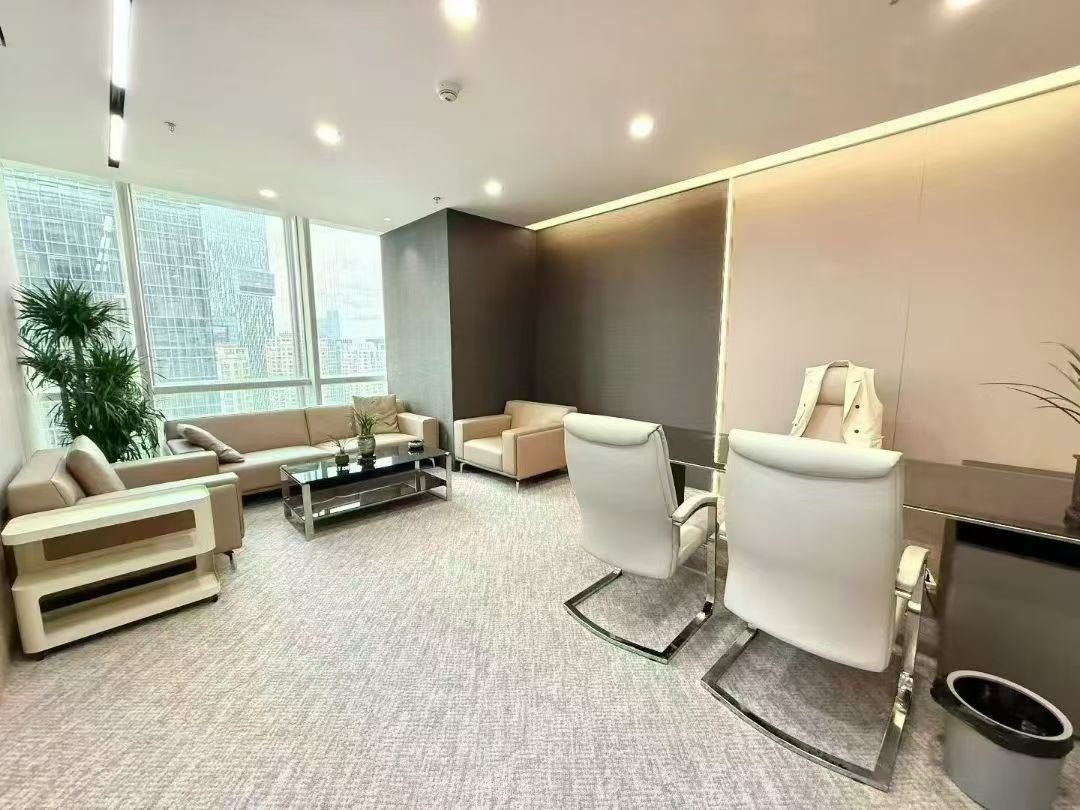 中洲控股中心238㎡精装办公室出租，高层东向采光好
