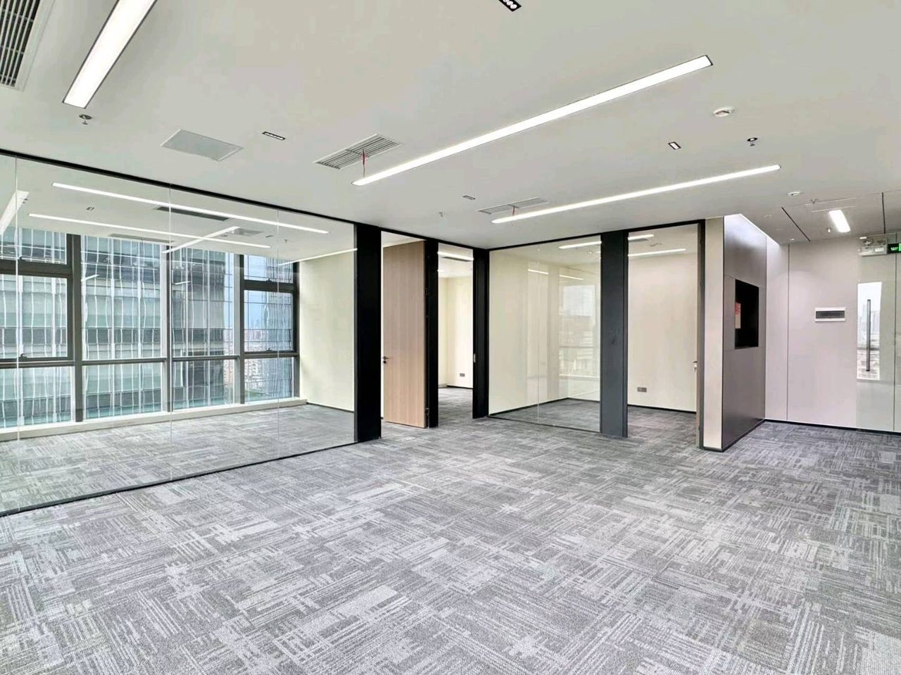 238㎡豪装办公室 光峰科技大厦·中层