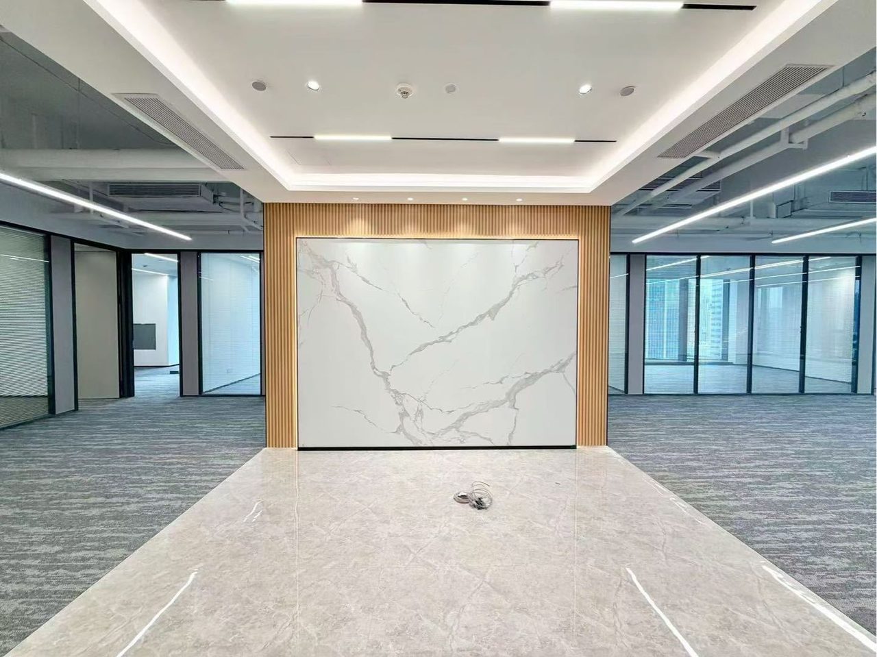 科兴科学园435㎡豪装办公室出租,中层西北向采光好