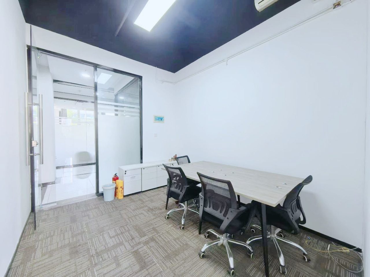 园西工业区330㎡精装办公室出租，高层北向采光好