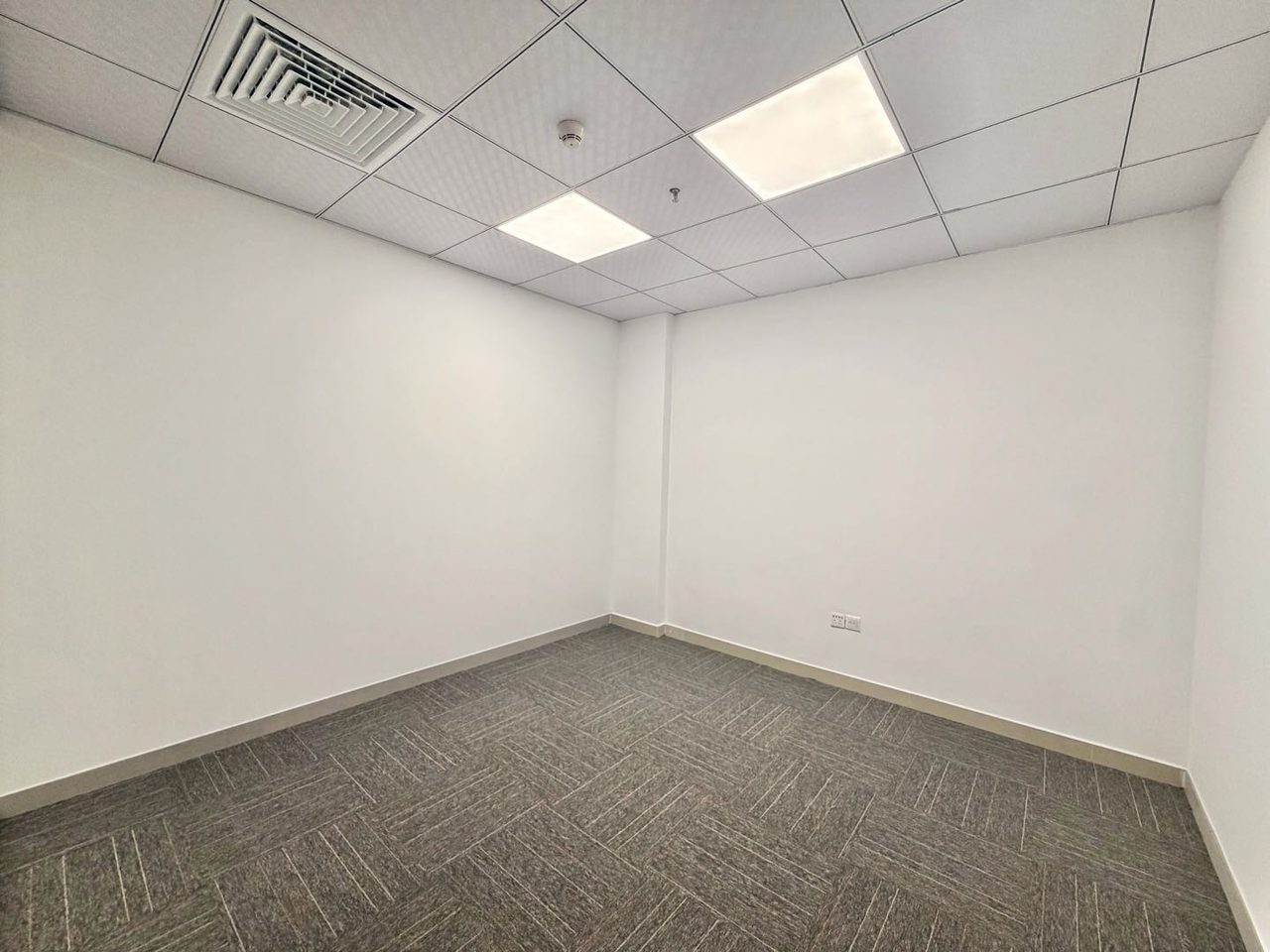 170㎡精装办公室 兰光科技大厦·近高新北站·中层