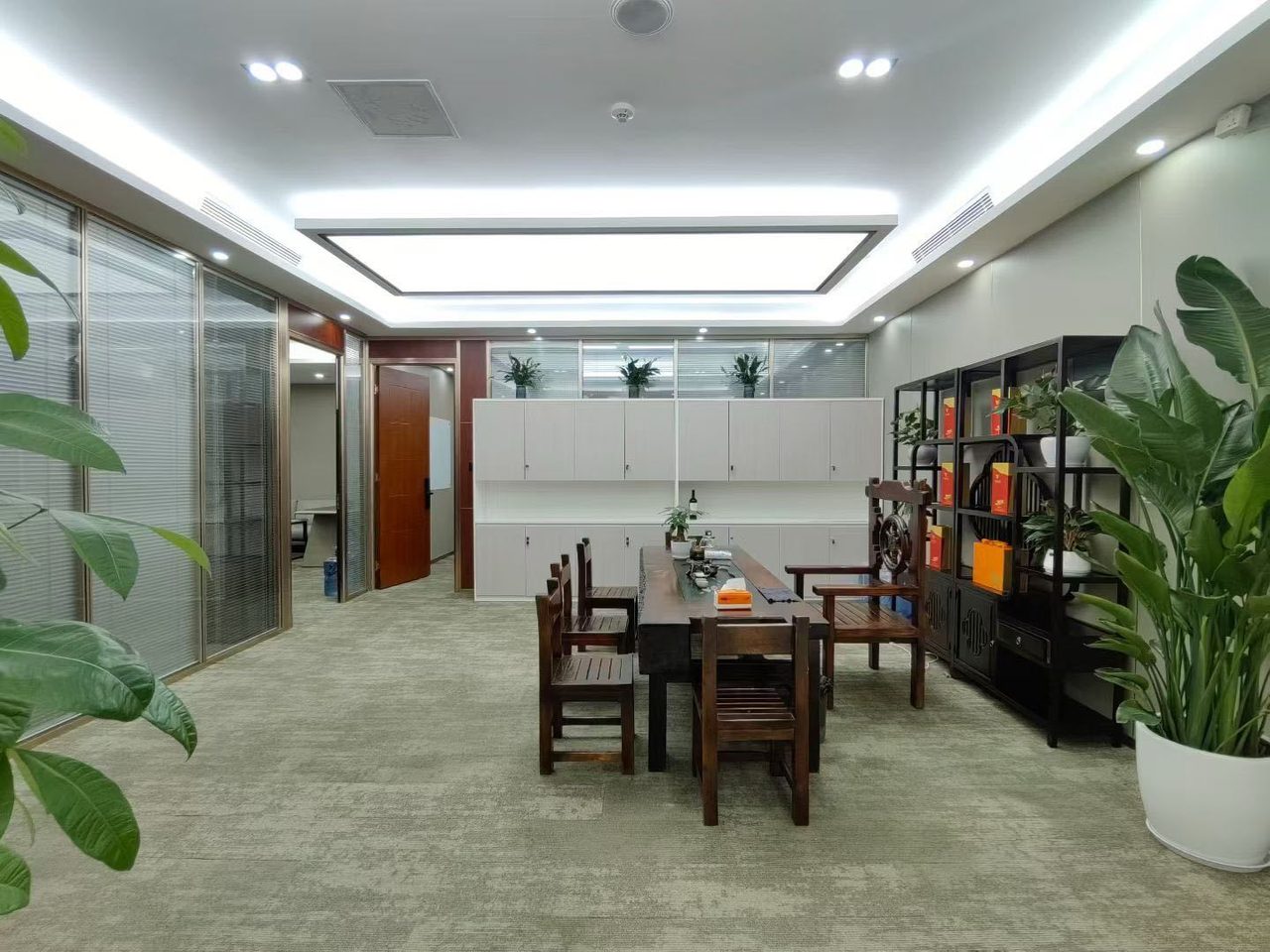 卓越世纪中心339㎡精装办公室出租,中层北向采光好