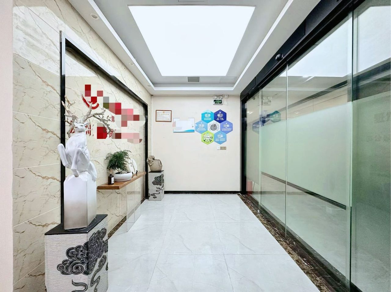 园西工业区288㎡豪装办公室出租,高层南向采光好