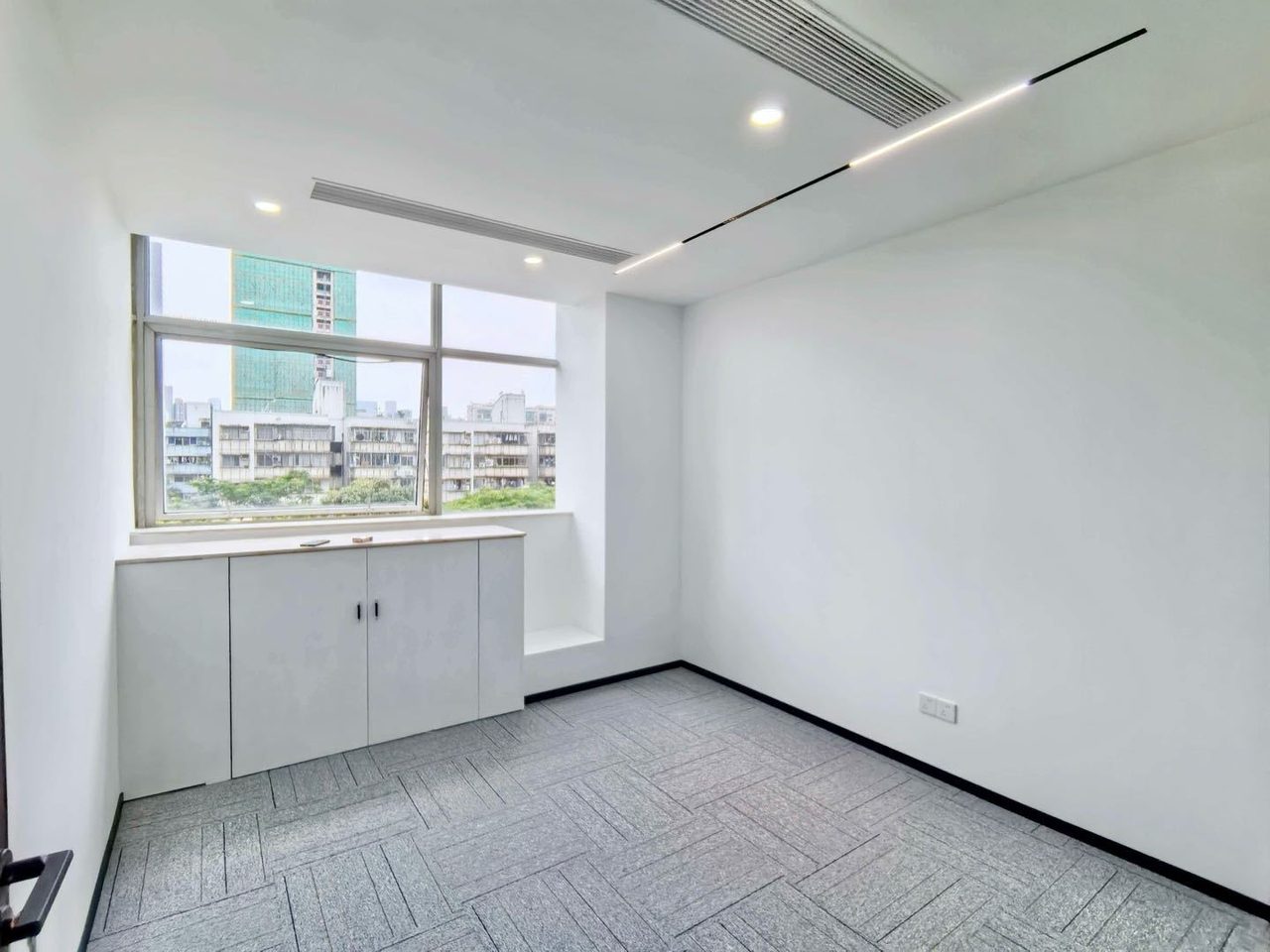 南山区科技园 深圳软件园126㎡精装办公间中层出租