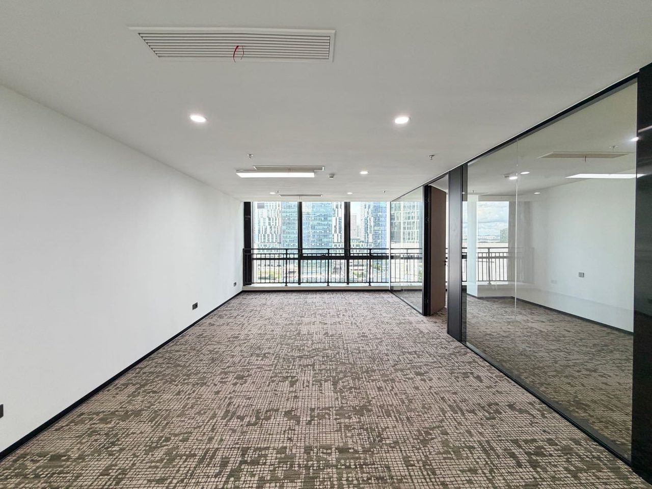 南山区科技园 航盛科技大厦96㎡精装办公间中层出租