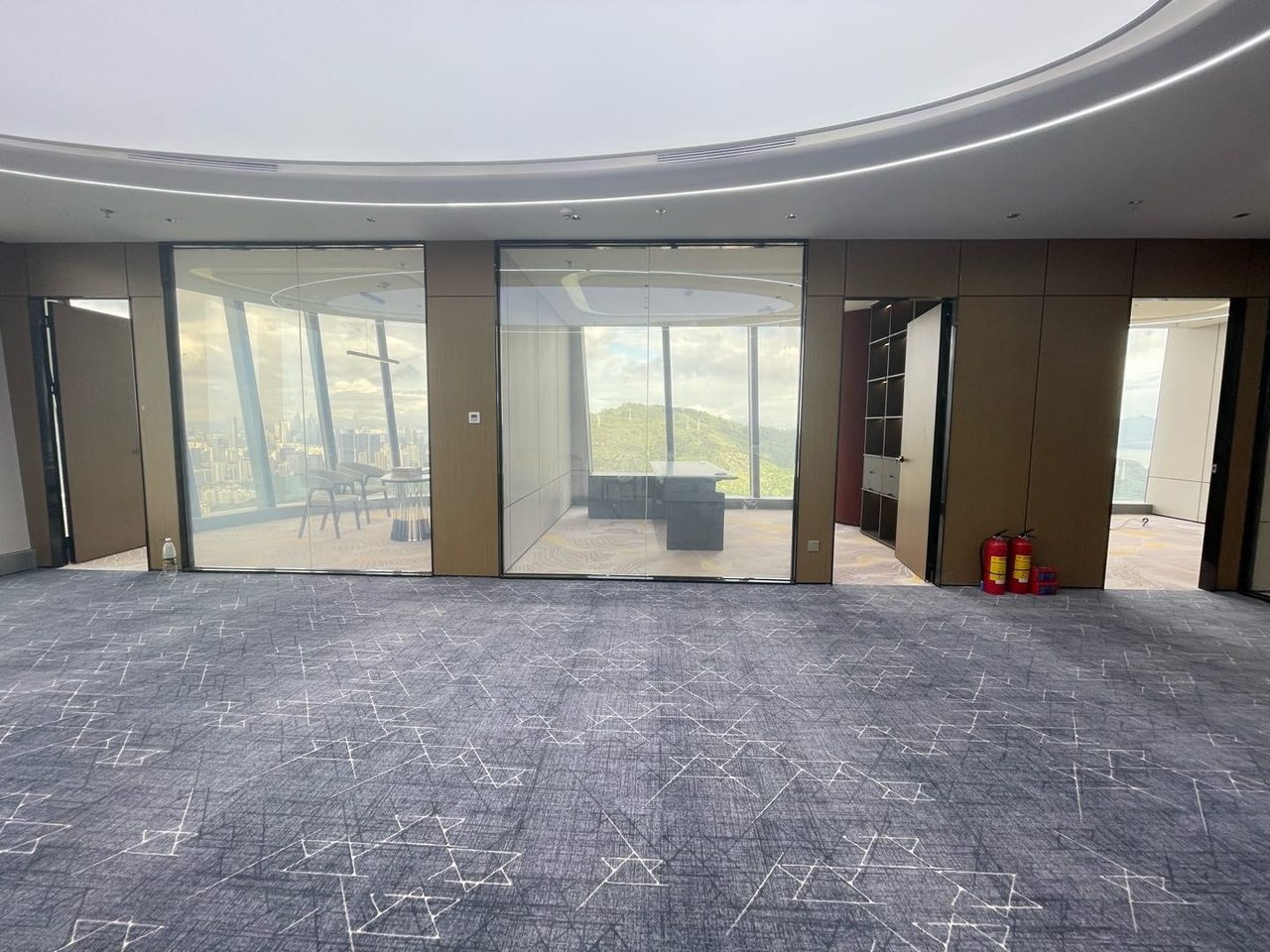 南山区前海 世茂前海中心（前海世茂大厦）255㎡精装办公间高层出租