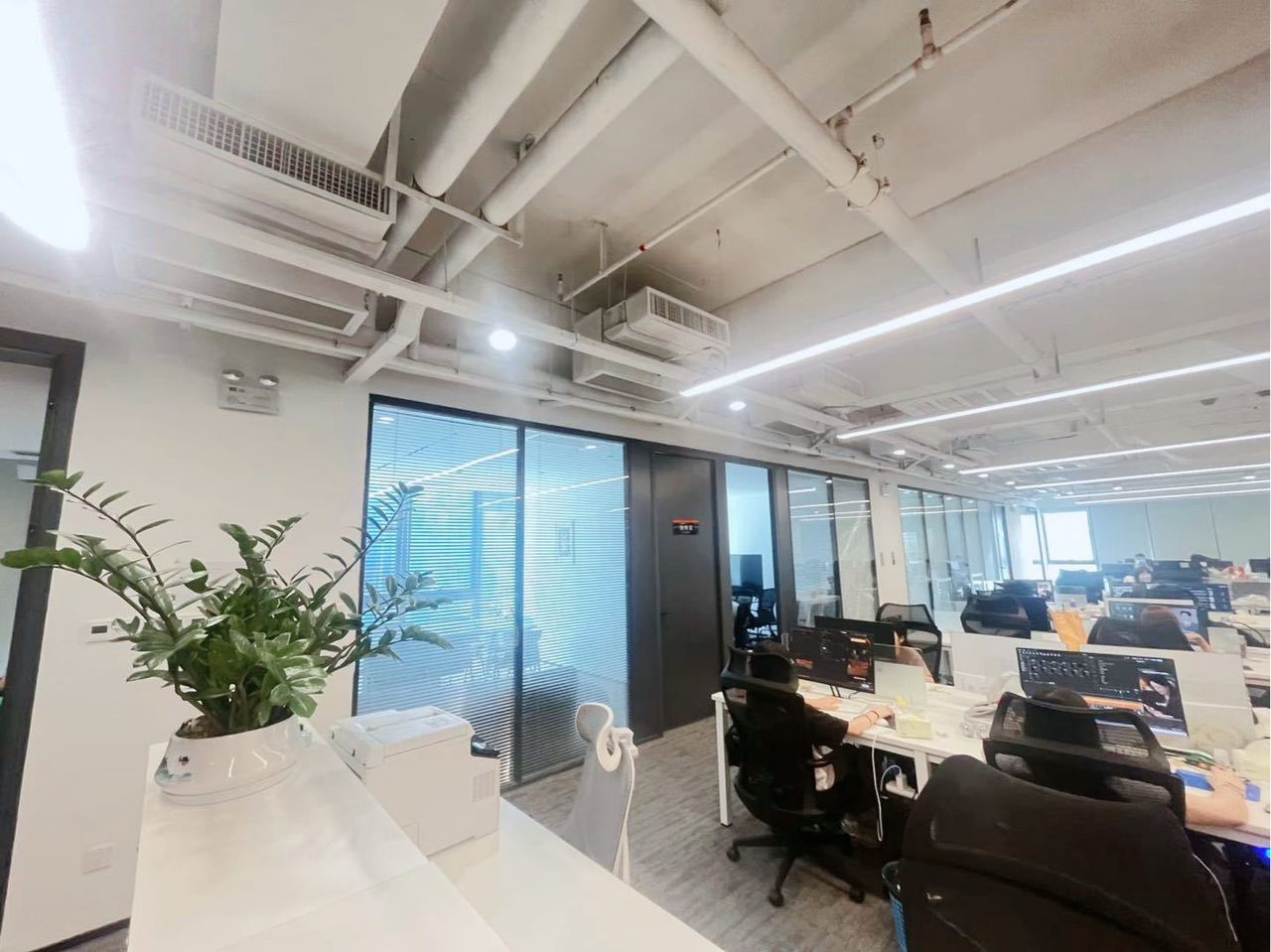 南山区科技园 澳特科兴科学园561㎡精装办公间低层出租
