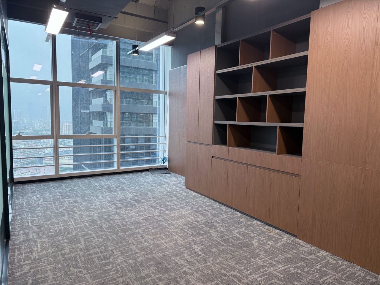 天安云谷二期写字楼327㎡精装户型·高层南向出租
