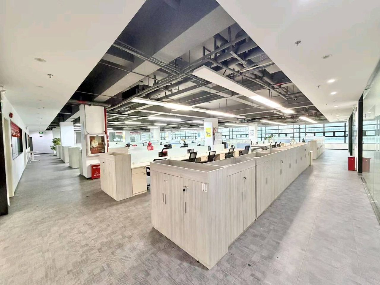 深圳软件园写字楼1084㎡精装户型·低层东南向出租
