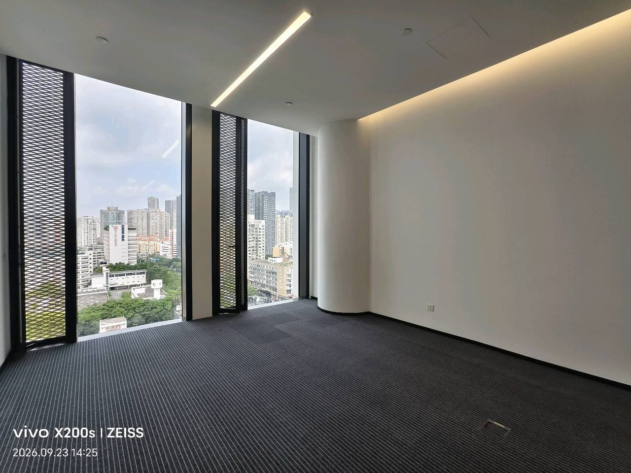 南山区南油 华联城市中心187.65㎡精装办公间中层出租